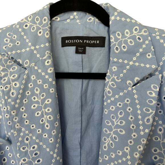 Boston Proper Women's Blue + White Eyelet Blazer Jacket Size 6 - Picture 4 of 6